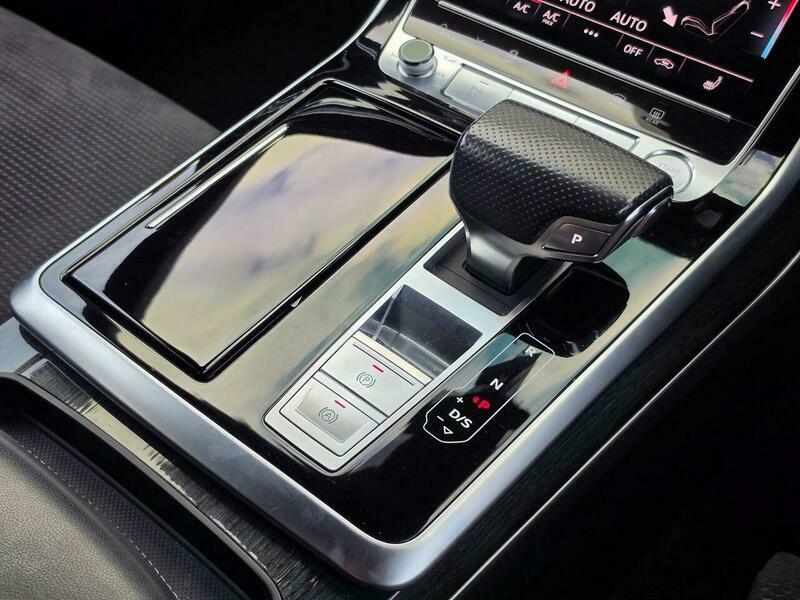 Audi Q8  White #57