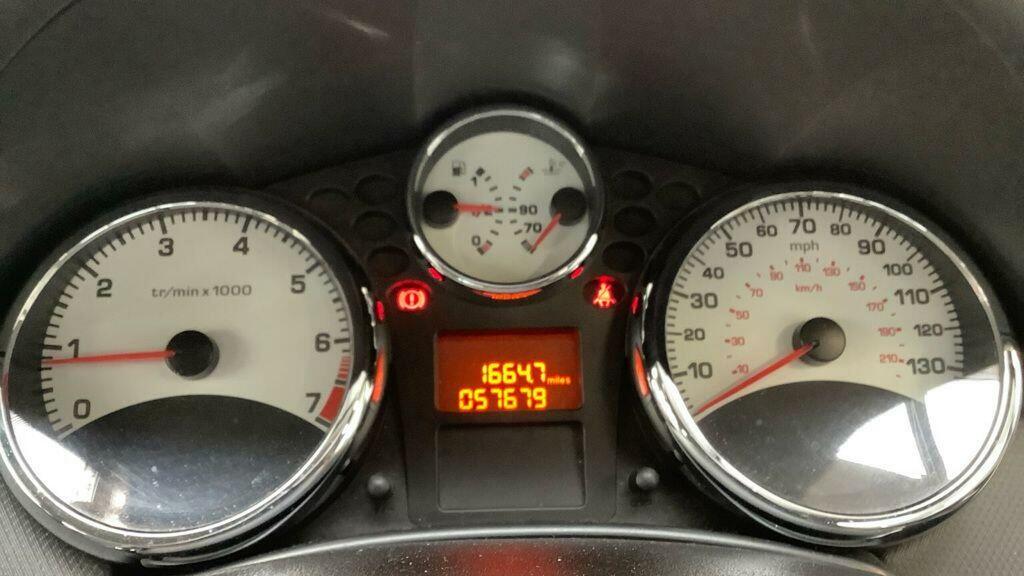 Peugeot 207 Hatchback 1.4 Envy Euro 5 201160 White #2