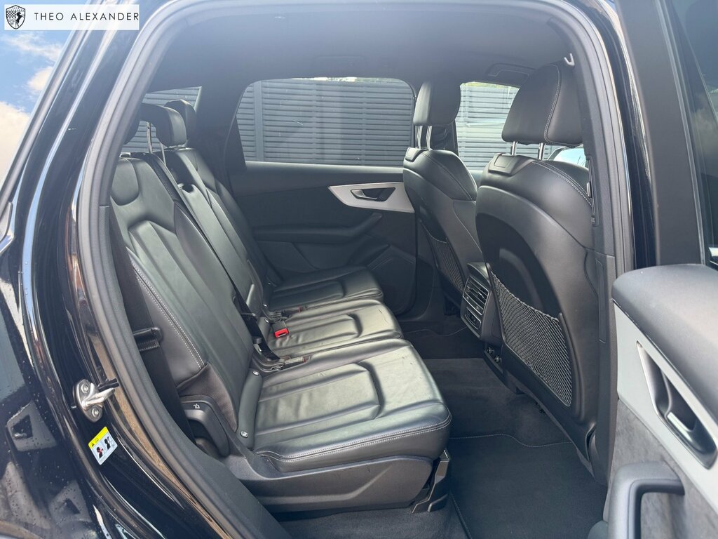 Audi Q7 Automatic Silver #18