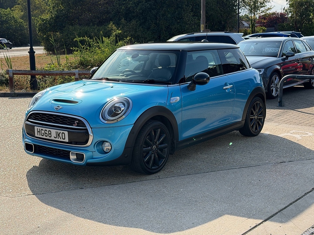 Mini Hatch Hatch Cooper S Exclusive Hatchback 1 HG68JKO Blue #3