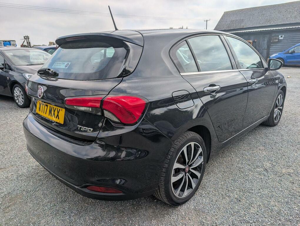 Fiat Tipo Hatchback 1.4 Mpi Lounge Euro 6 201717 Black #4