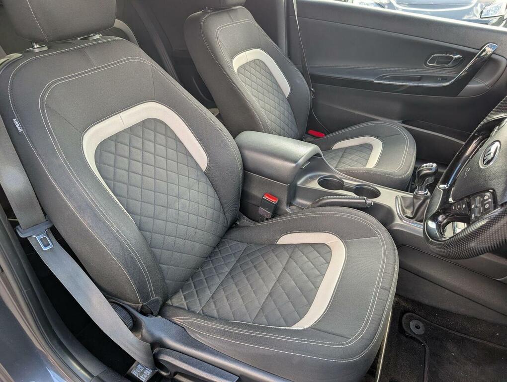 Kia Proceed Hatchback Silver #10