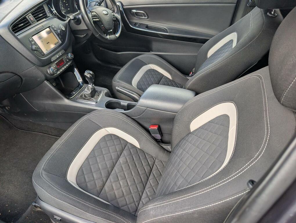 Kia Proceed Hatchback Silver #12