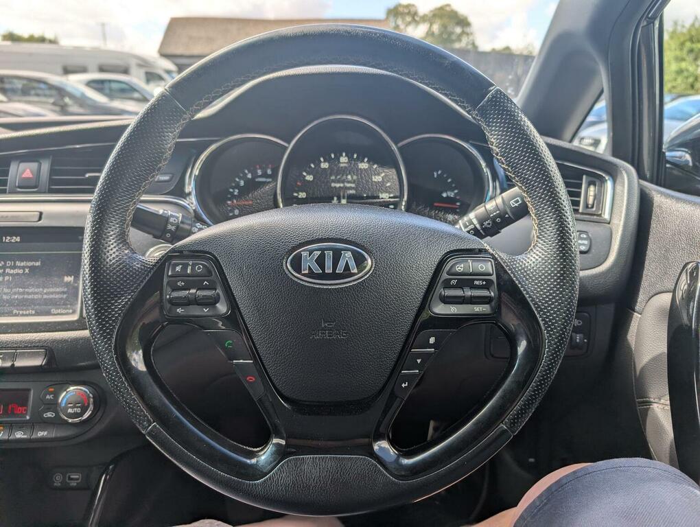 Kia Proceed Hatchback Silver #19