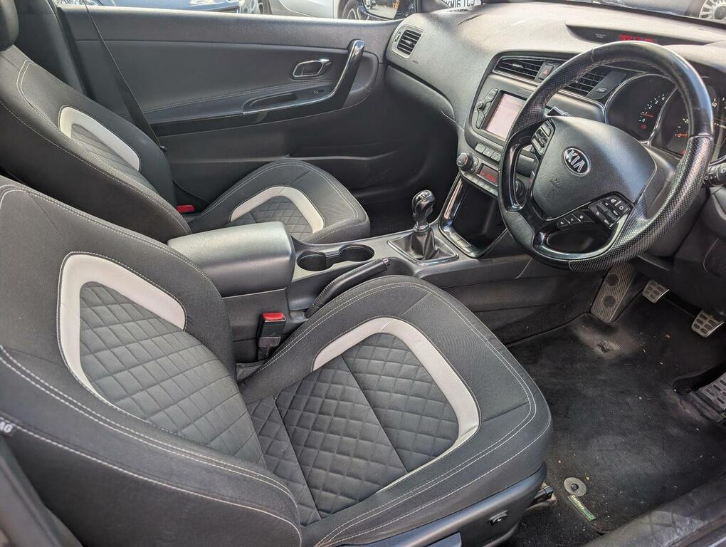 Kia Proceed Hatchback Silver #9
