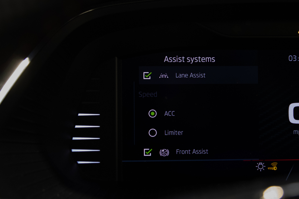 Skoda Octavia Se Technology White #25