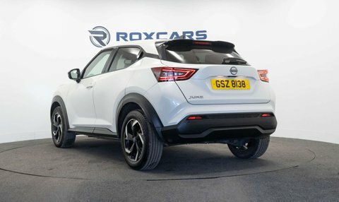 Nissan Juke Suv GSZ8138 White #5