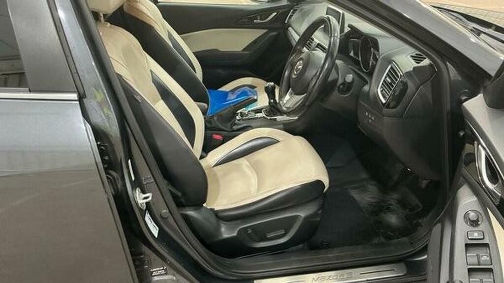 Mazda 3 Se-l Nav 5-Door Red #9