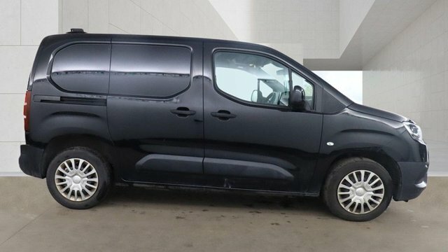 Toyota Proace City 1.5 Bluehdi Icon Short Panel Van Black #3