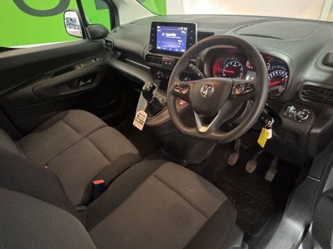 Vauxhall Combo 2021 71 2000 DY71LLR Grey #2