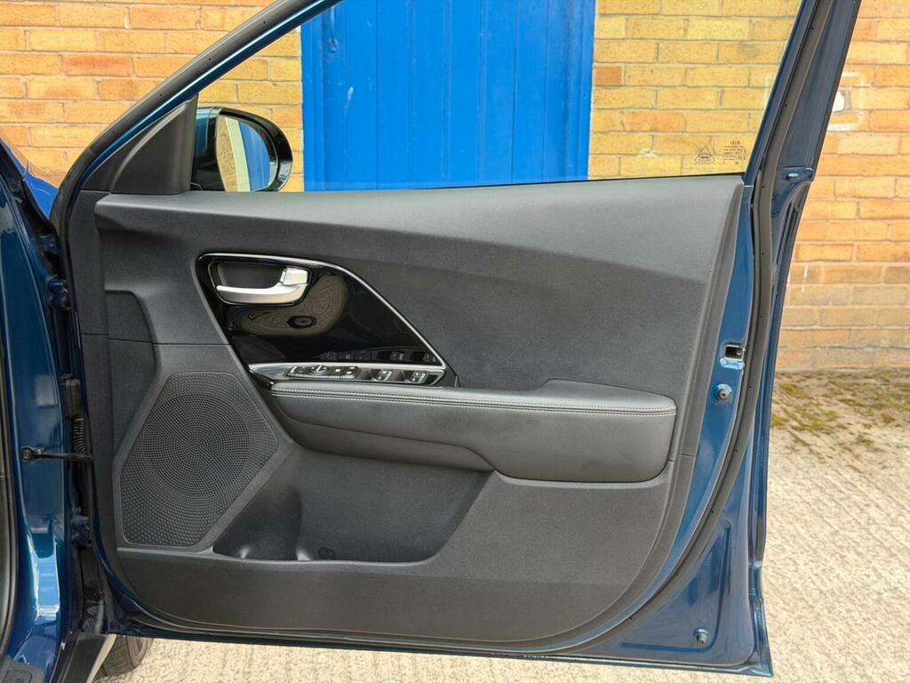 Kia Niro 4 Black #20