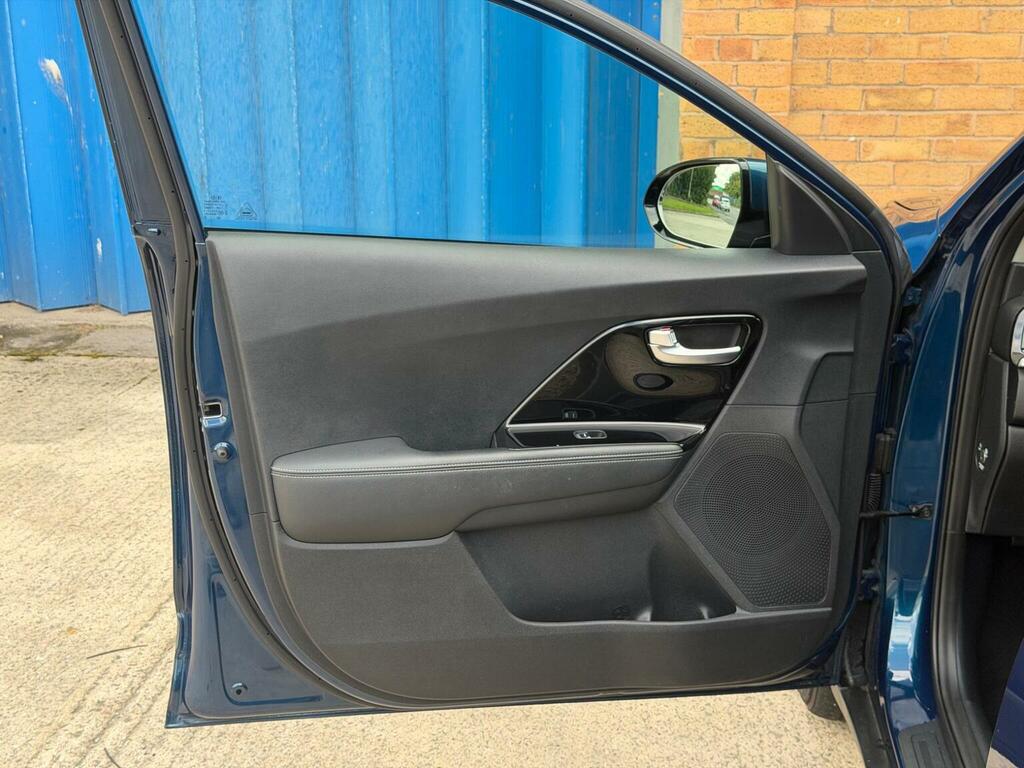 Kia Niro 4 Black #23