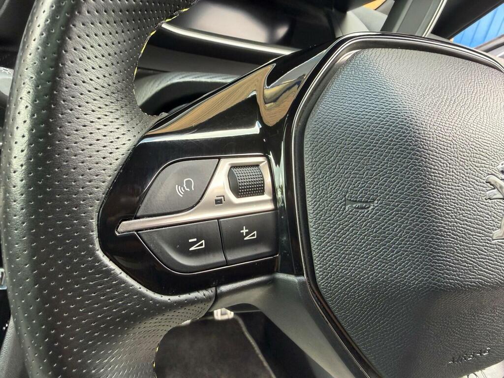 Peugeot e-2008 Automatic White #28