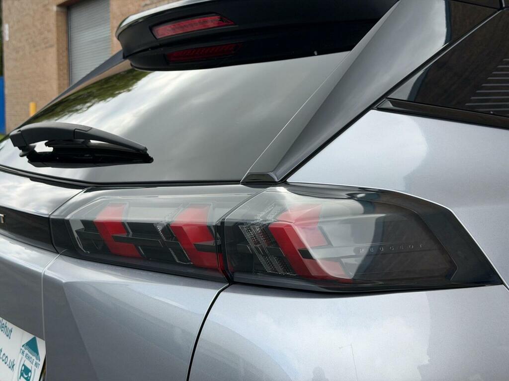 Peugeot e-2008 Automatic White #16