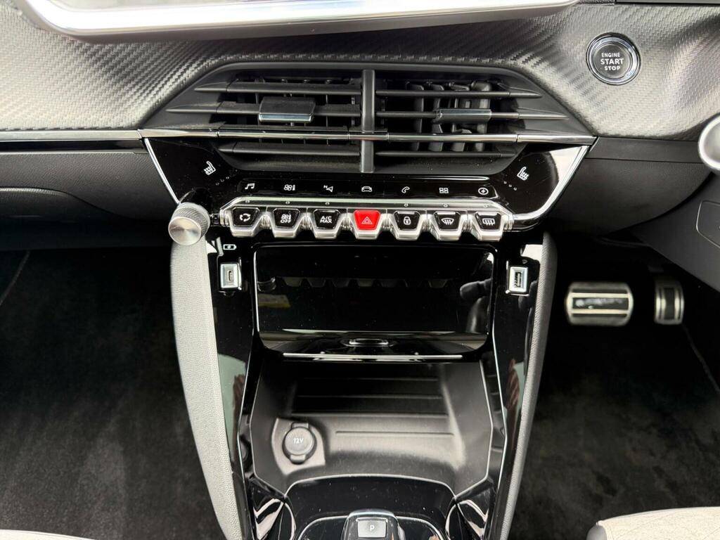 Peugeot e-2008 Automatic White #24