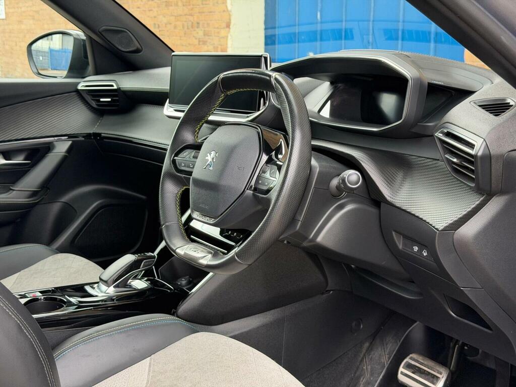 Peugeot e-2008 Automatic White #18
