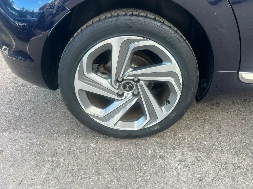DS DS 5 Hatchback Purple #18