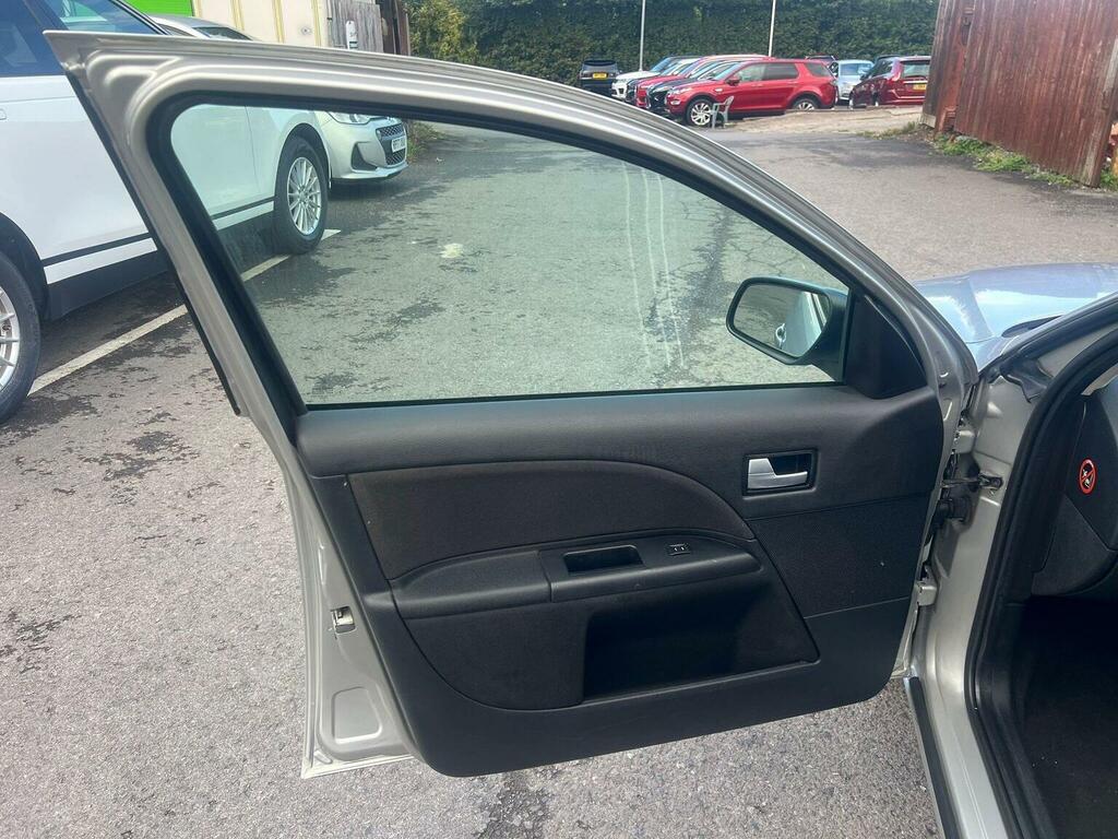 Ford Mondeo Hatchback Blue #12