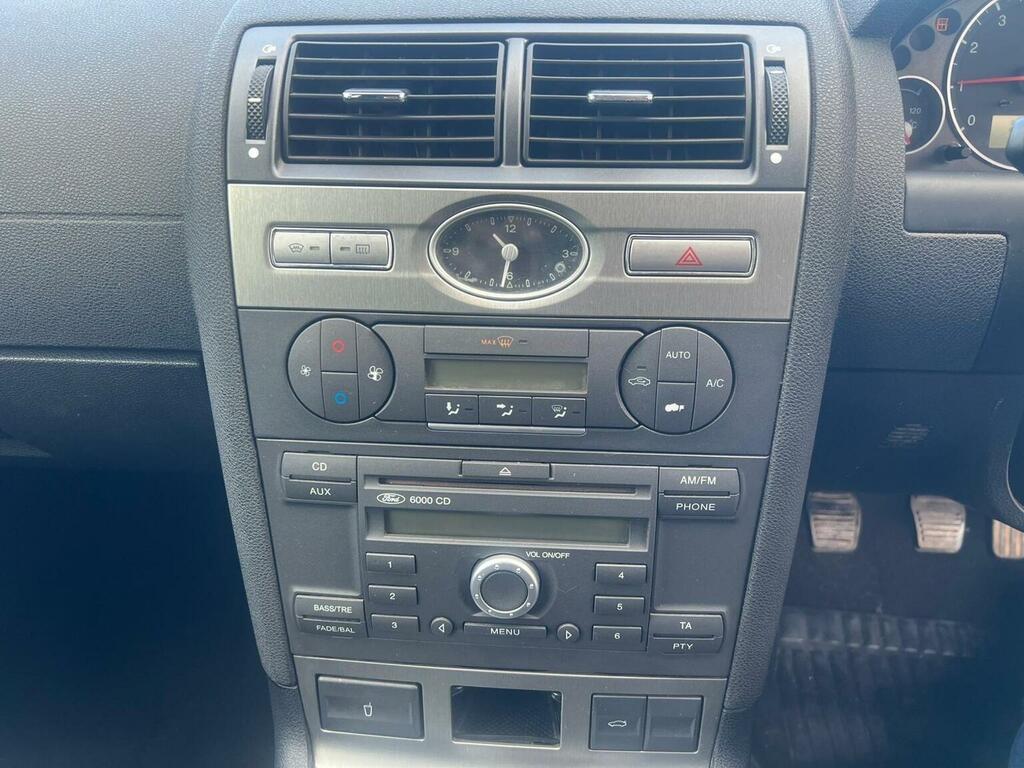 Ford Mondeo Hatchback Blue #8