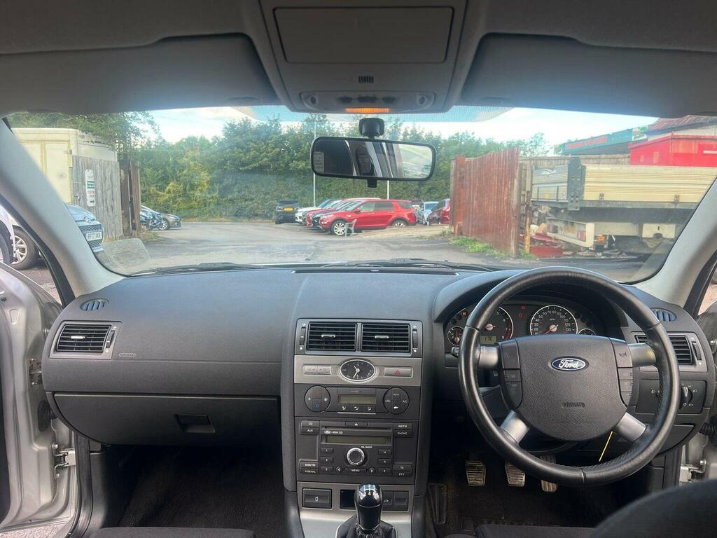 Ford Mondeo Hatchback Blue #7