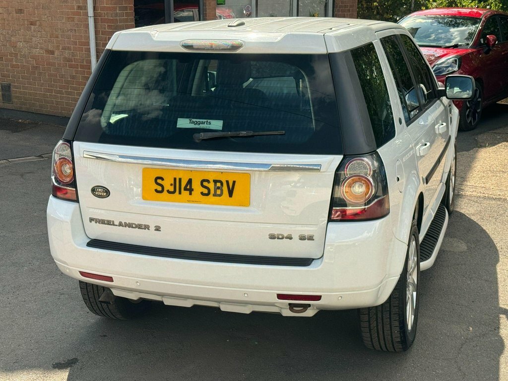 Land Rover Freelander 2 2.2L Se Tech White #4