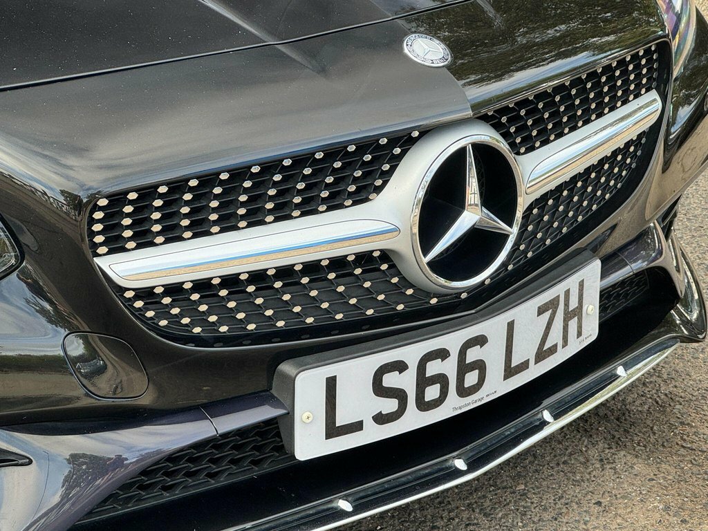 Mercedes-Benz SLC 2.1L Amg Line Black #2
