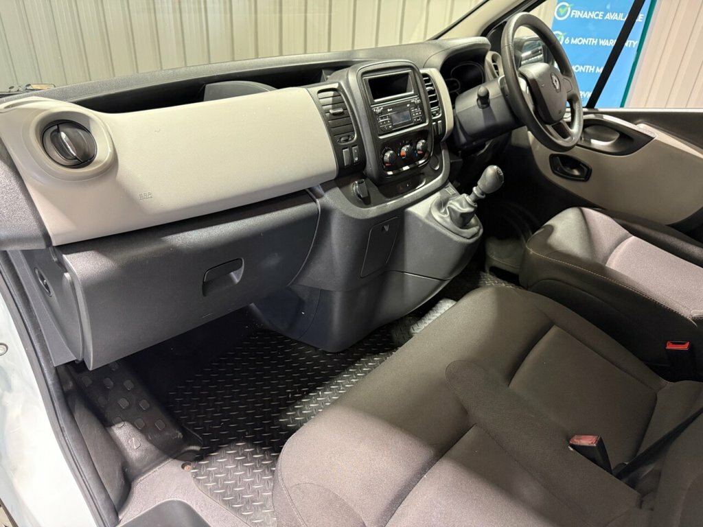 Renault Trafic 1.6L Business White #6