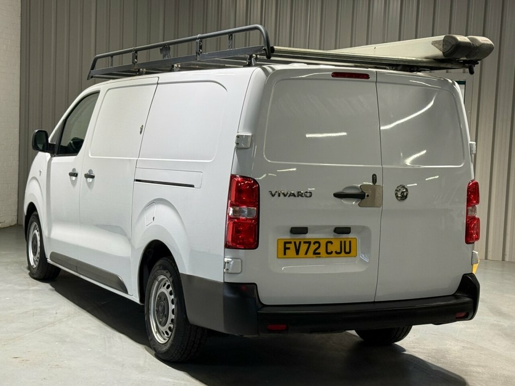 Vauxhall Vivaro 2L Dynamic 6Dr FV72CJU White #2