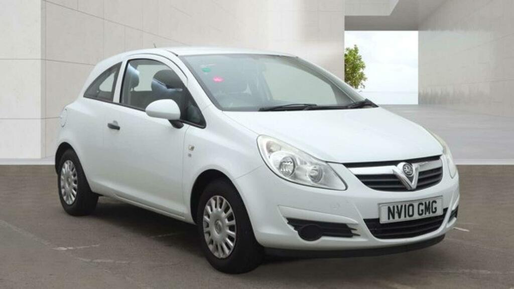 Vauxhall Corsa 1.4L Exclusiv White #1
