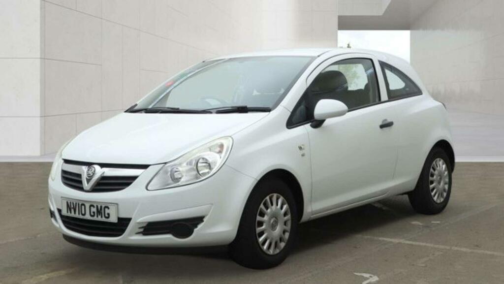 Vauxhall Corsa 1.4L Exclusiv White #2