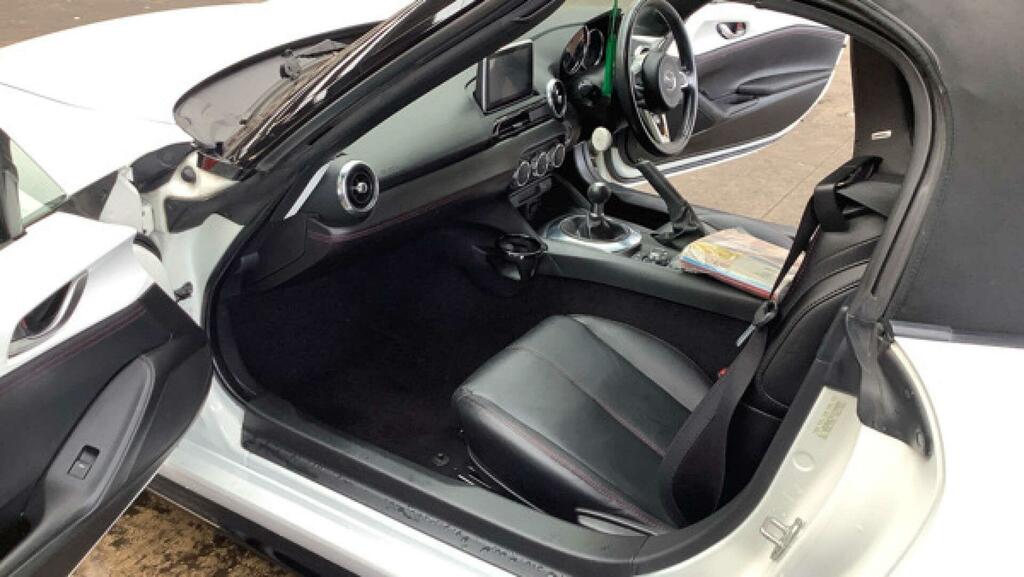 Mazda MX-5 Sport White #6