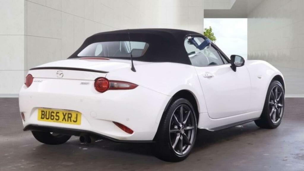 Mazda MX-5 Sport White #4