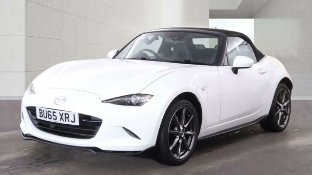 Mazda MX-5 Sport White #2