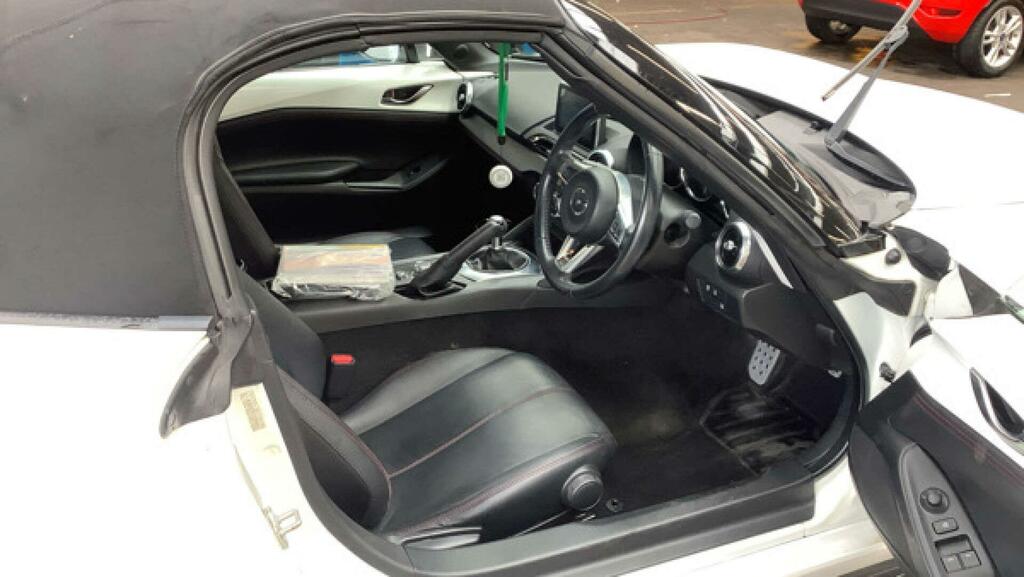 Mazda MX-5 Sport White #5