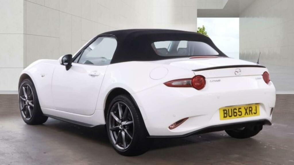 Mazda MX-5 Sport White #3