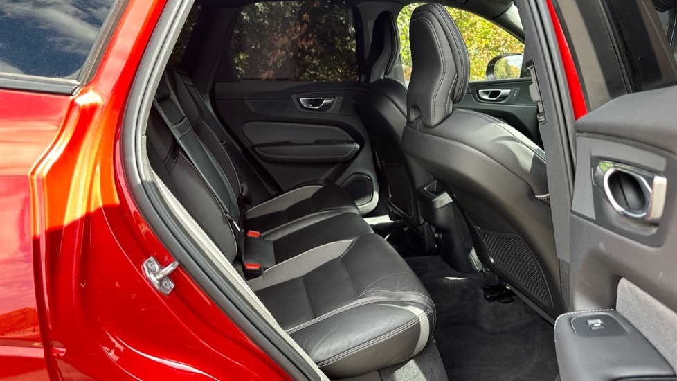Volvo XC60 2.0 T5 R-design Suv Euro 6 Ss Red #6