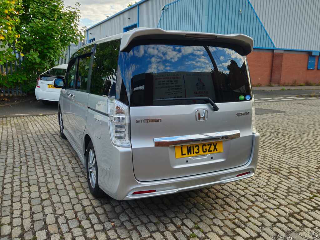 Honda StepWagon Wagon Spada 2.0 201313 8 Seats Silver #4