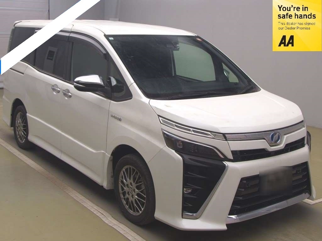 Toyota Voxy 1.8 Hybrid 201968 7 Seats Mpv Ulez Free Fre White