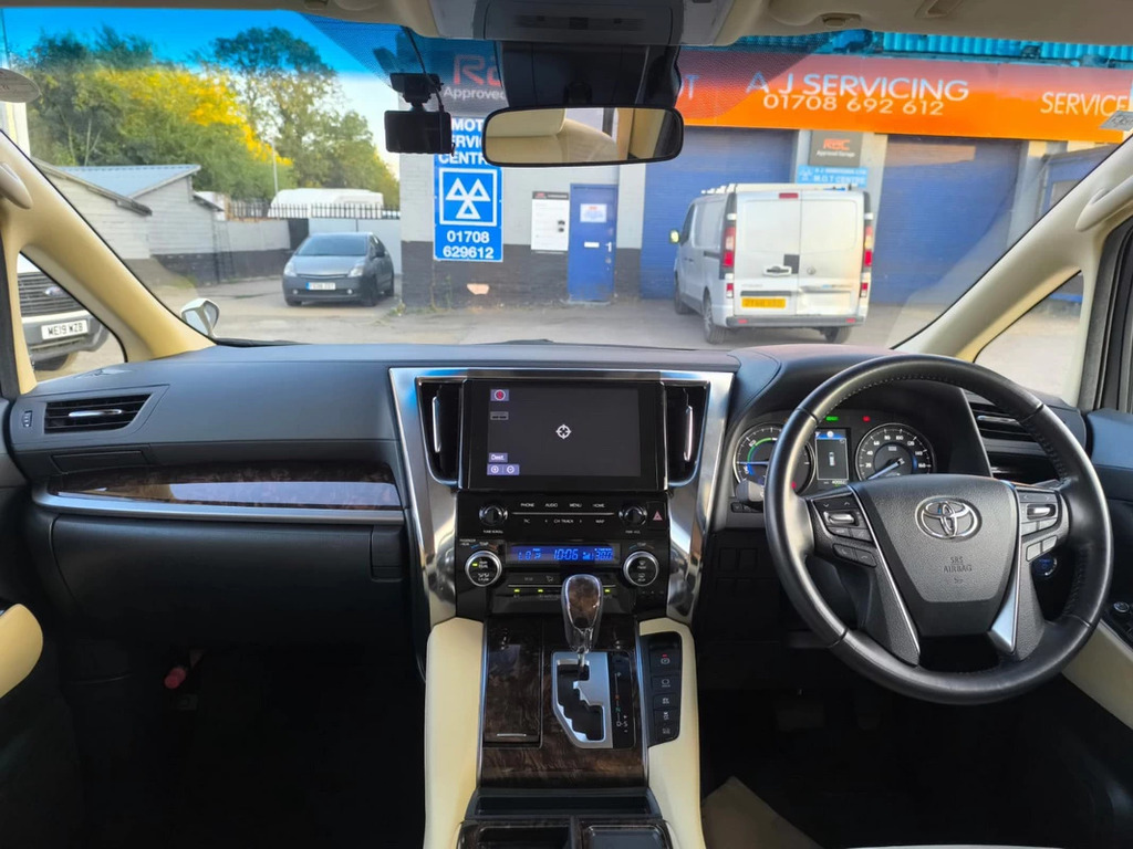 Toyota Alphard Mpv White #13