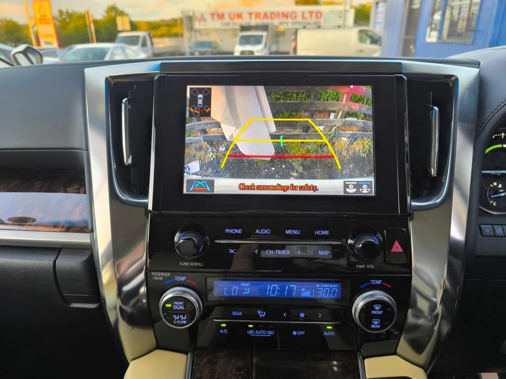 Toyota Alphard Mpv White #17