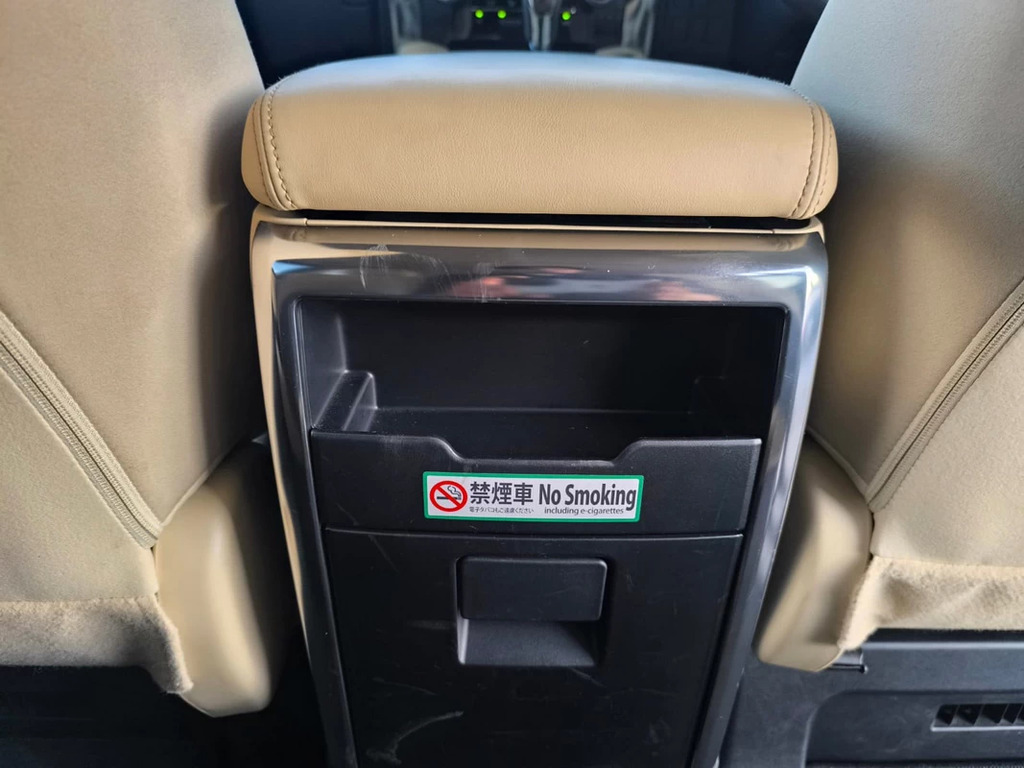 Toyota Alphard Mpv White #28