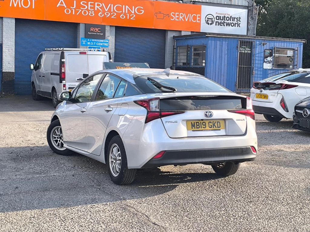 Toyota Prius 1.8 Hybrid 201919 Active 5 Seats U MB19GKD Silver #4