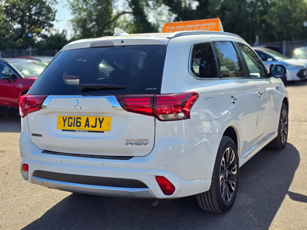 Mitsubishi Outlander 2.0 Plugin Hybrid 201616 12Kwh Gx3h Suv 4Wd Euro YG16AJY White #3