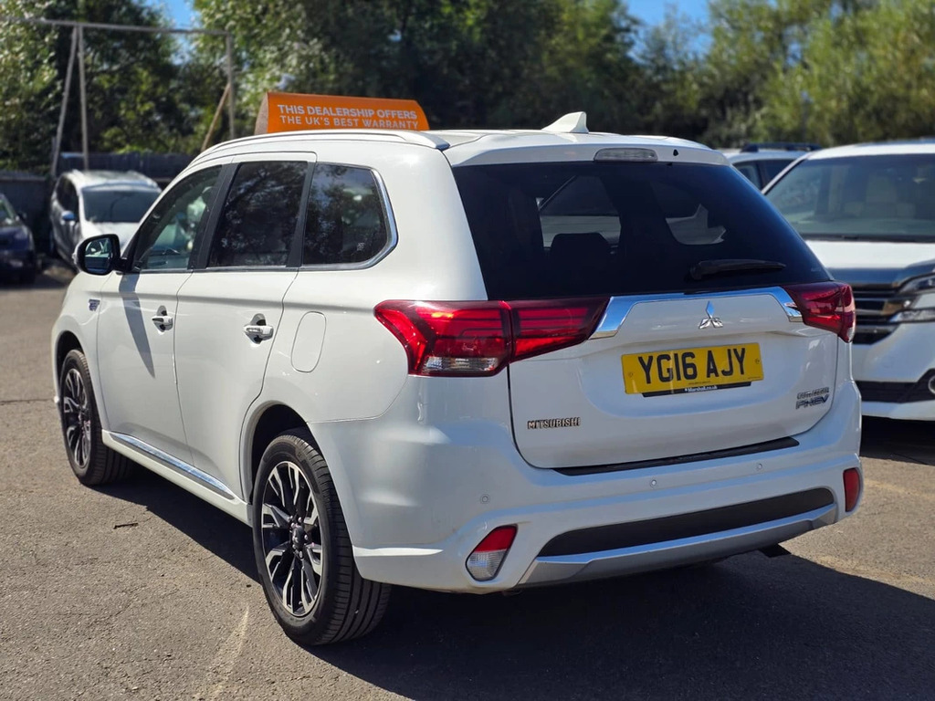 Mitsubishi Outlander 2.0 Plugin Hybrid 201616 12Kwh Gx3h Suv 4Wd Euro YG16AJY White #4