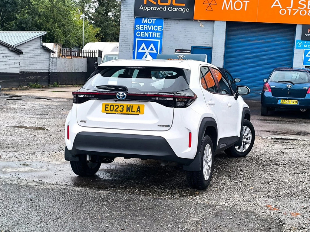 Toyota Yaris Cross 1.5 Hybrid 202323 Vvt-h Icon E-cvt Suv 5 Seats 5 White #4