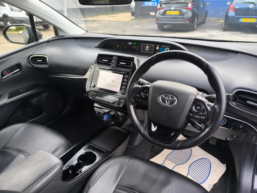 Toyota Prius E Silver #10