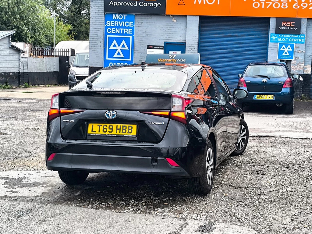 Toyota Prius 1.8 Hybrid 201969 Active 5 Seats 2 Black #4