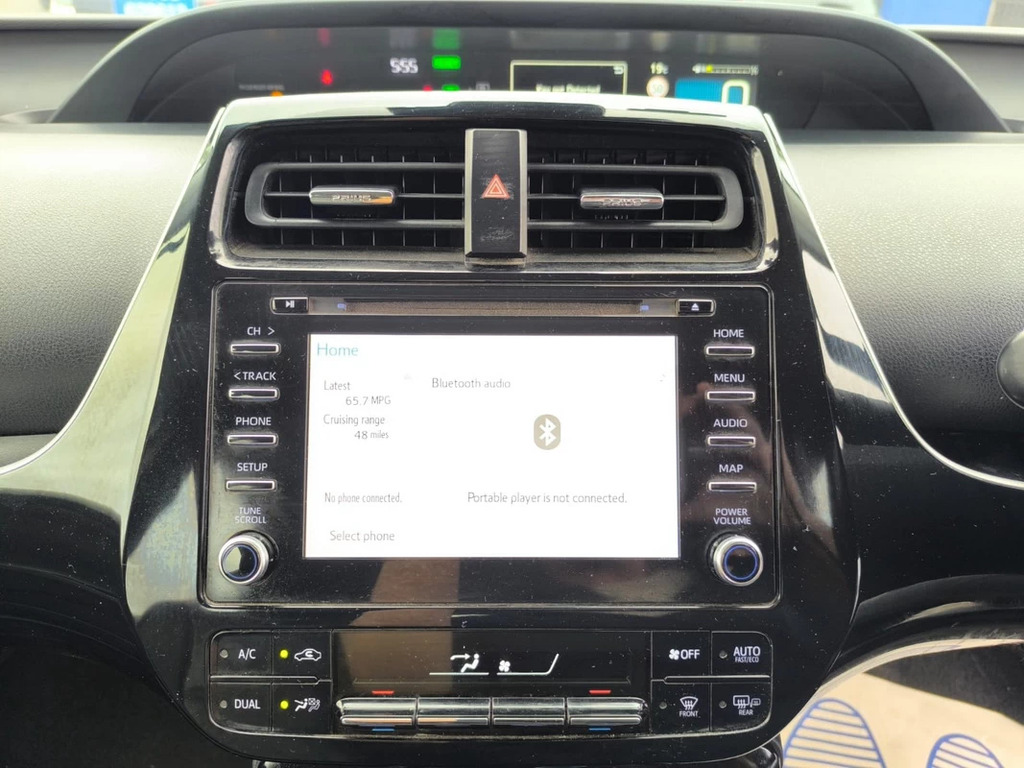 Toyota Prius E Silver #17