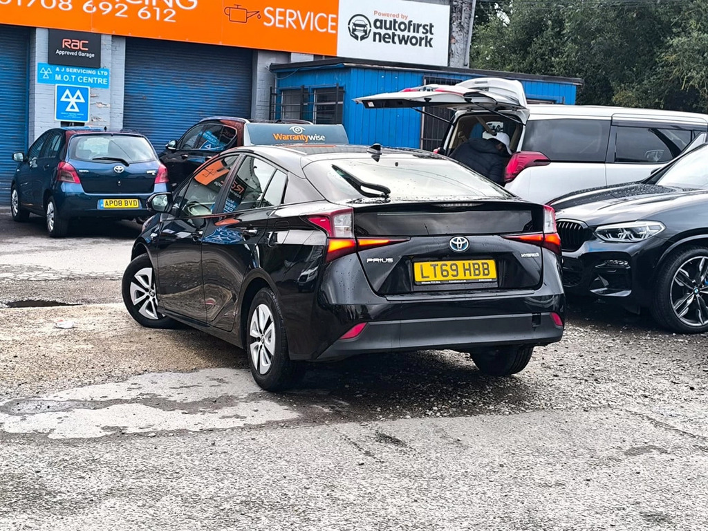 Toyota Prius 1.8 Hybrid 201969 Active 5 Seats 2 Black #5