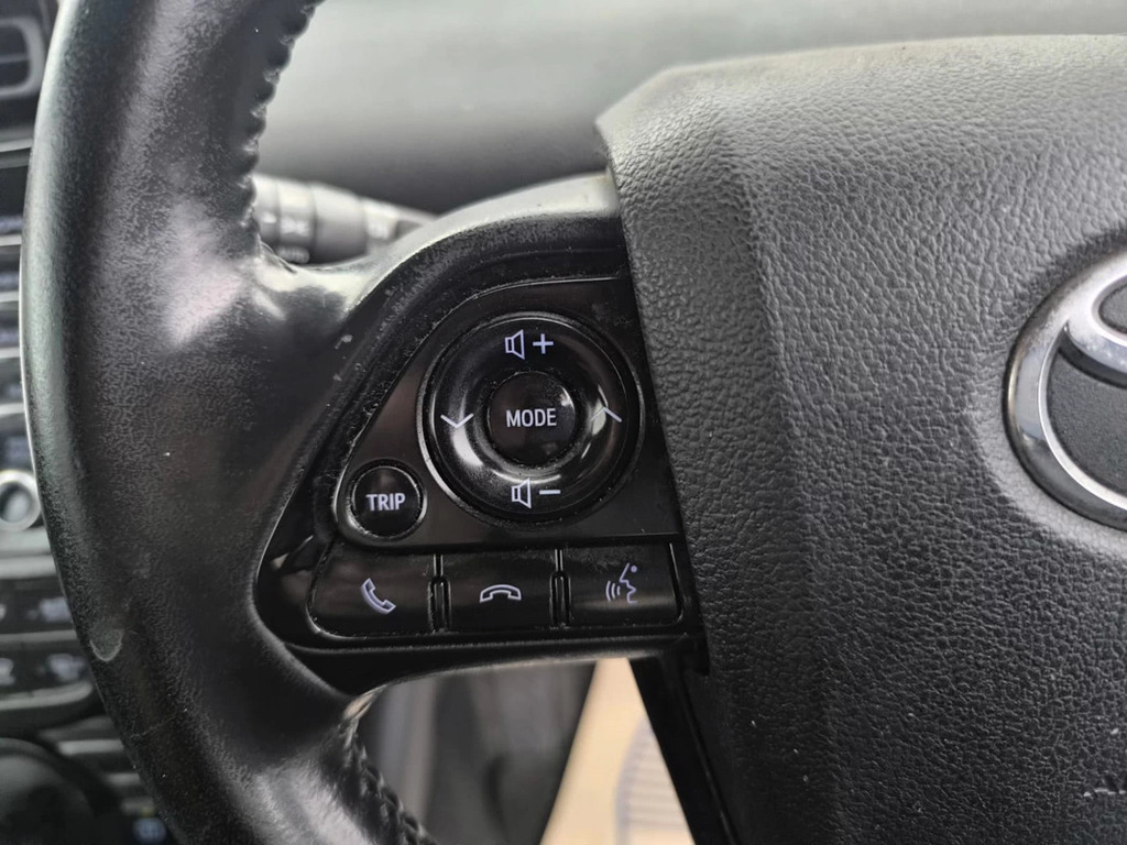 Toyota Prius E Silver #23